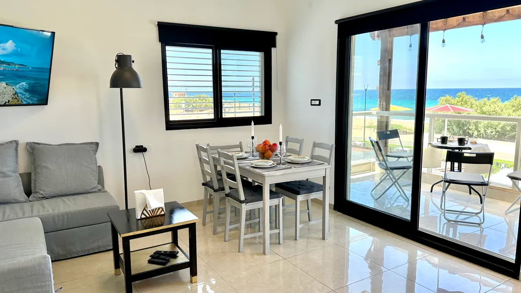 GW951 Квартира с балконом с видом на море (Gugel Waves Nahariya)