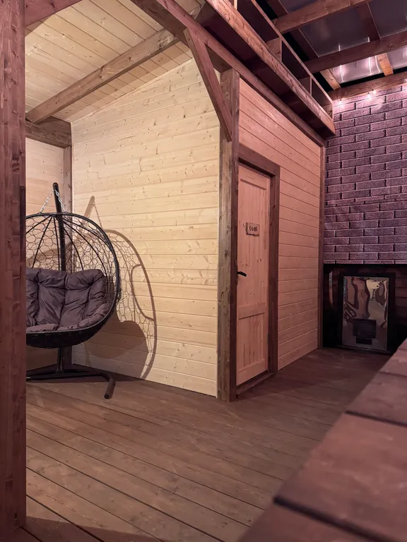 Дом с теплым бассейном и баней