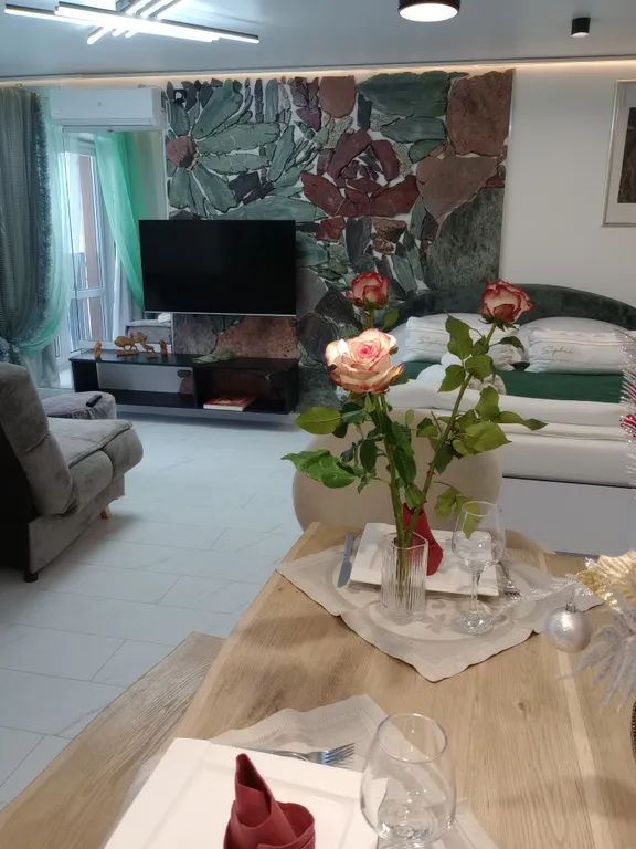 Студия с джакузи на 8 этаже в центре города