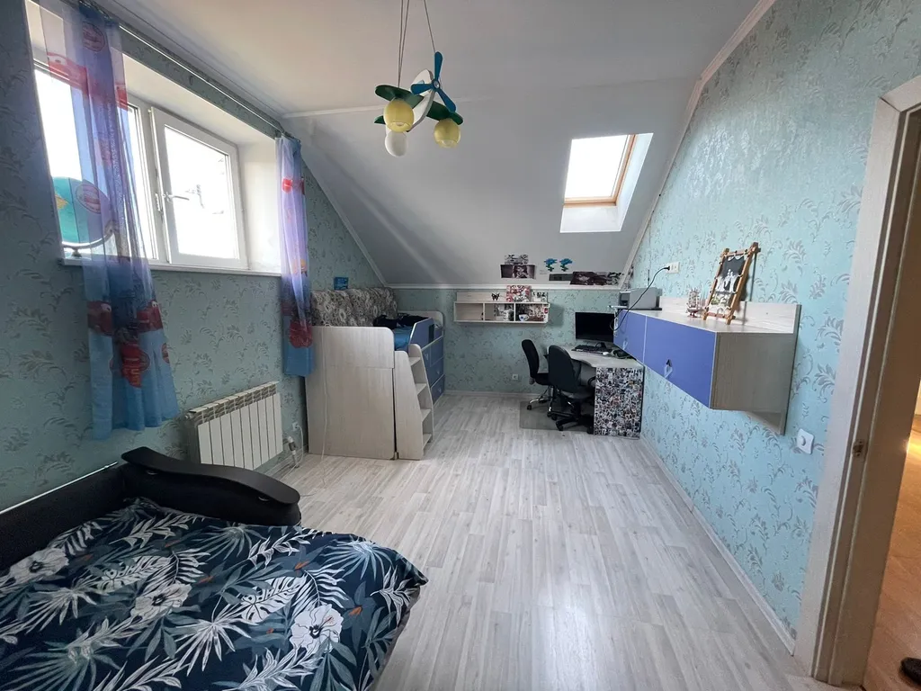 Просторный загородный дом