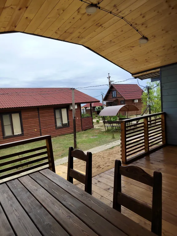 Уютный домик на берегу у моря