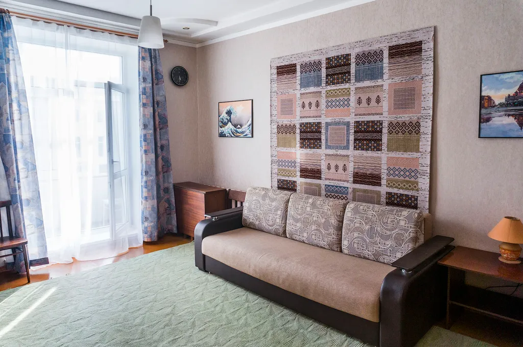 Просторная светлая квартира недалеко от центра — аренда посуточно в Рязань