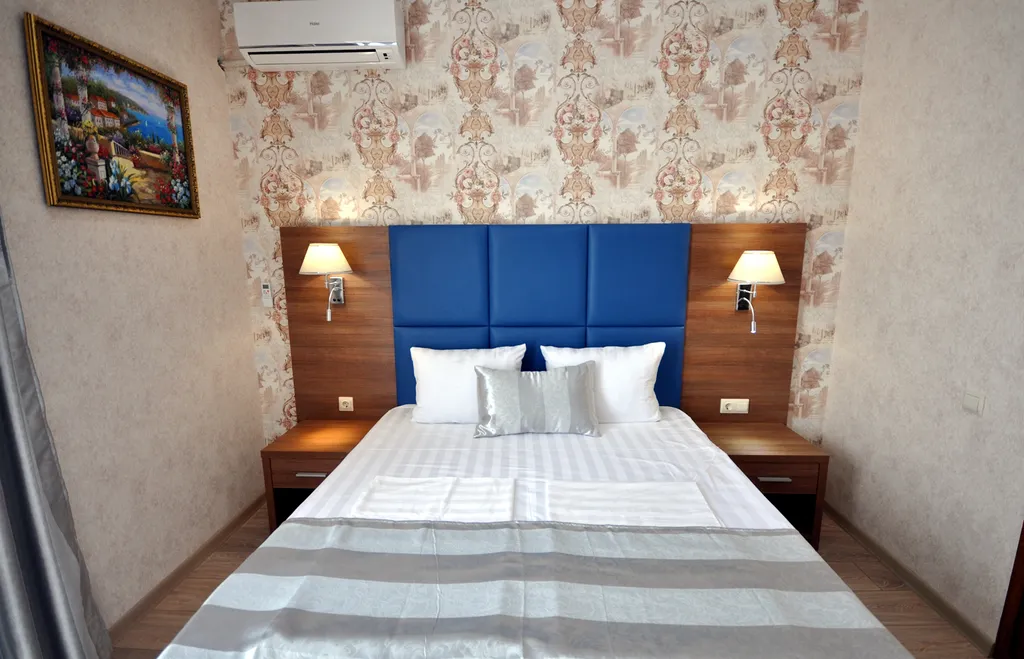 Изумрудный дизайнерский коттедж с бассейном