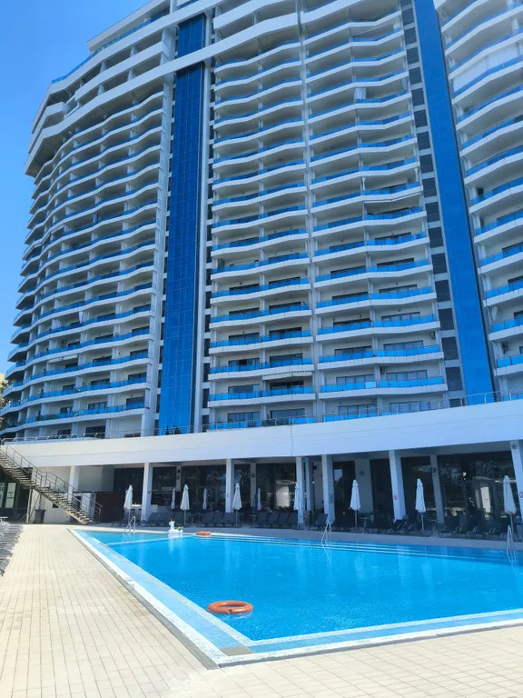 Апартамент с бассейном