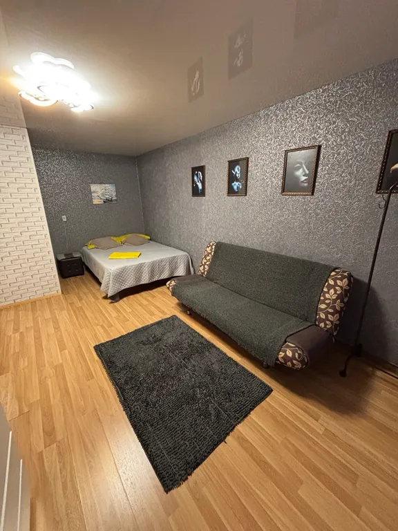 Квартира в самом центре города — аренда посуточно в Ишим