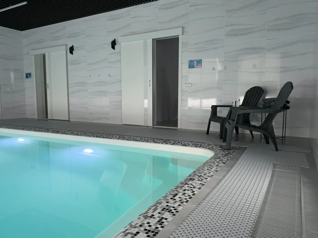 Уютный дом с бассейном и баней для отдыха, семейных праздников