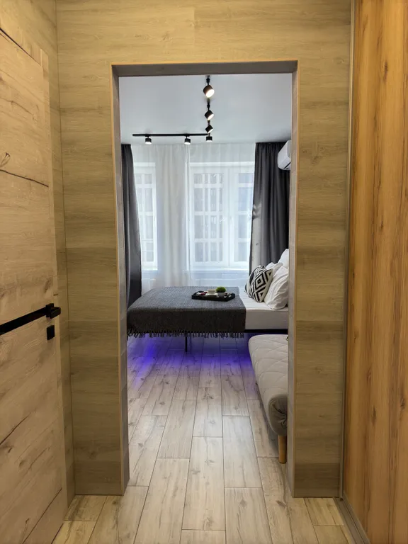 Студия с парящей кроватью