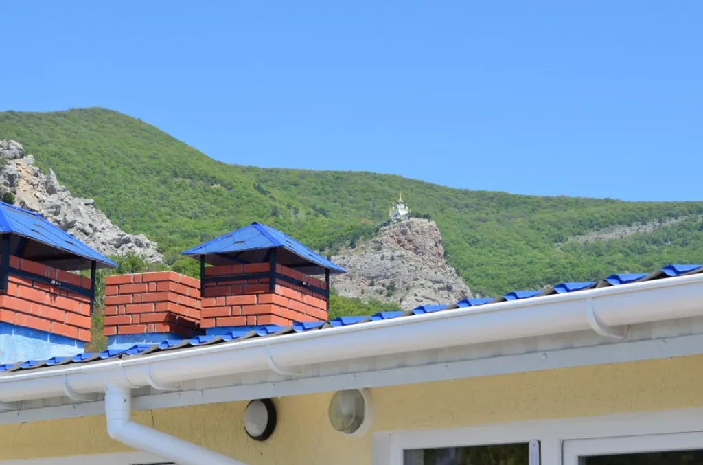 НОВАЯ КВАРТИРА С МАНСАРДОЙ ПАНОРМНЫЕ ВИДЫ НА МОРЕ,ГОРЫ,ФОРОССКИЙ ХРАМ!