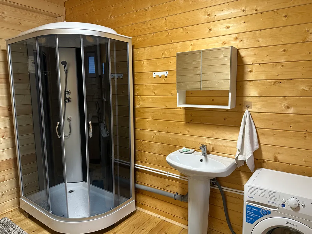 Коттедж Дом с видом на лес — Стеклянный