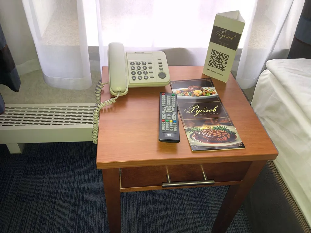 Уютный стандарт с видом на монастырь, Колокола