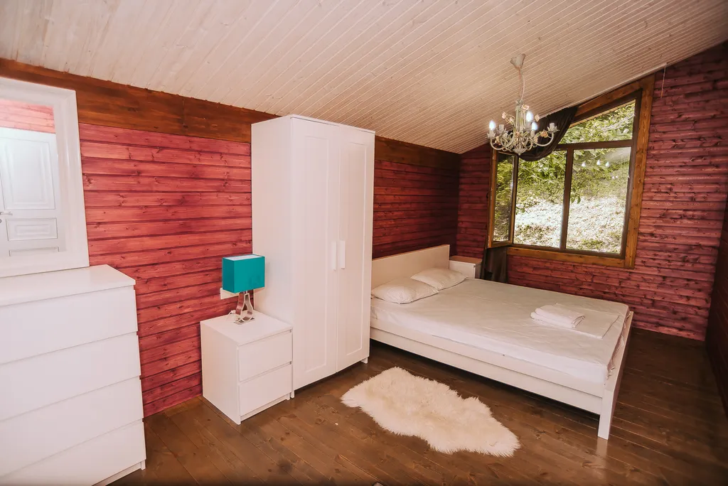 Домик в горах по дороге на Рицу