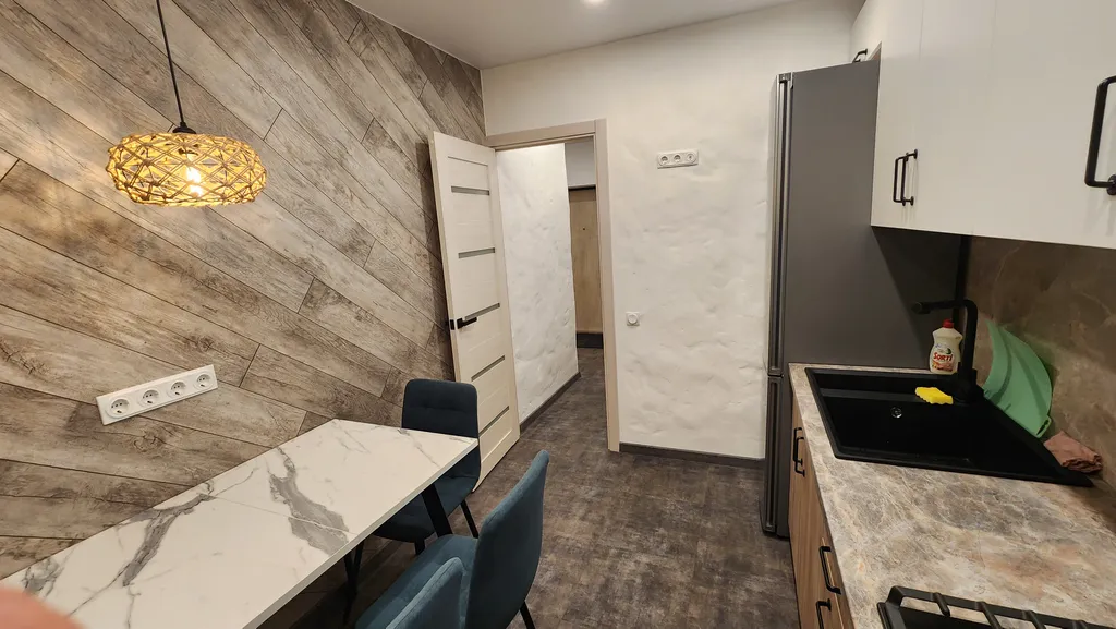 Уютная дизайнерская квартира, водяной фильтр для питьевой воды и прочее