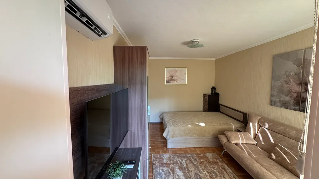 Дом Уединение - лес, река, барбекю-зона, сад, приватный уют