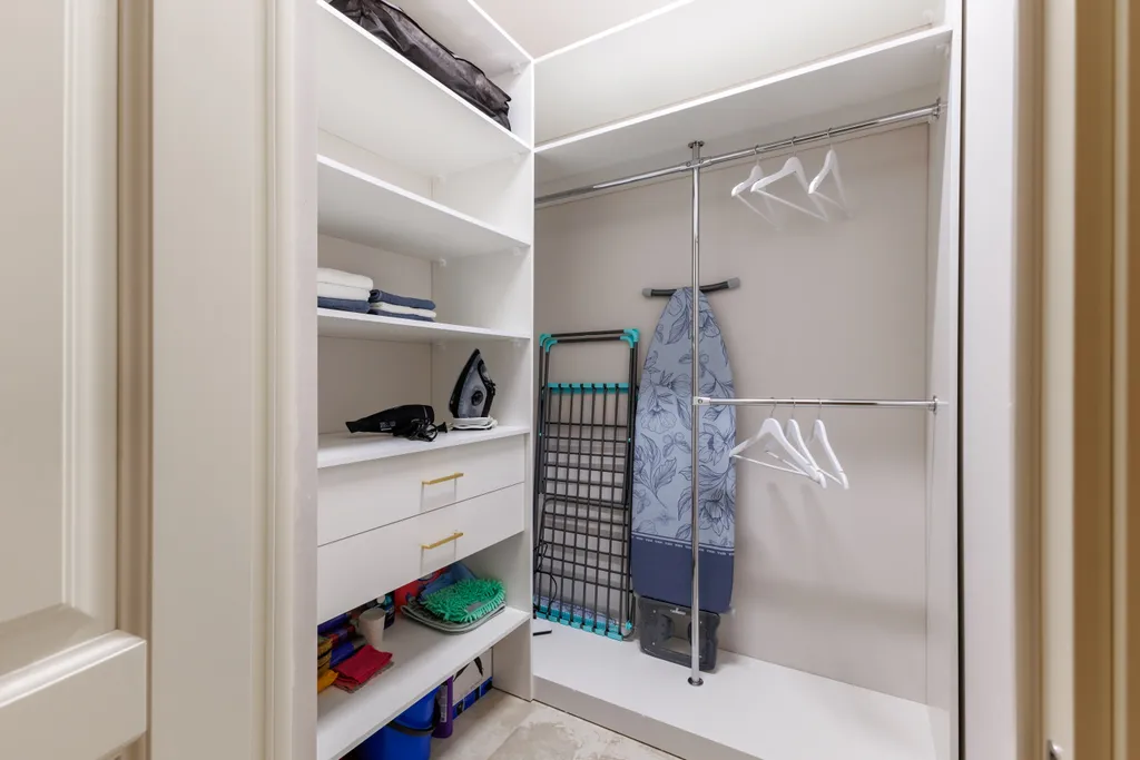 Апартаменты с панорамными окнами и видом на горы