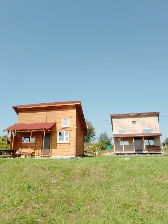 Домики с видом на озеро