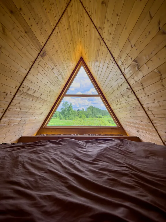 Дом на берегу реки №1