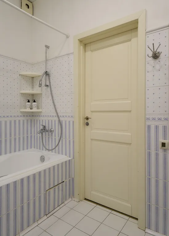 Квартира Квартира MyHomeYourHome на 27-й линии Васильевского острова, 16 — Санкт-Петербург