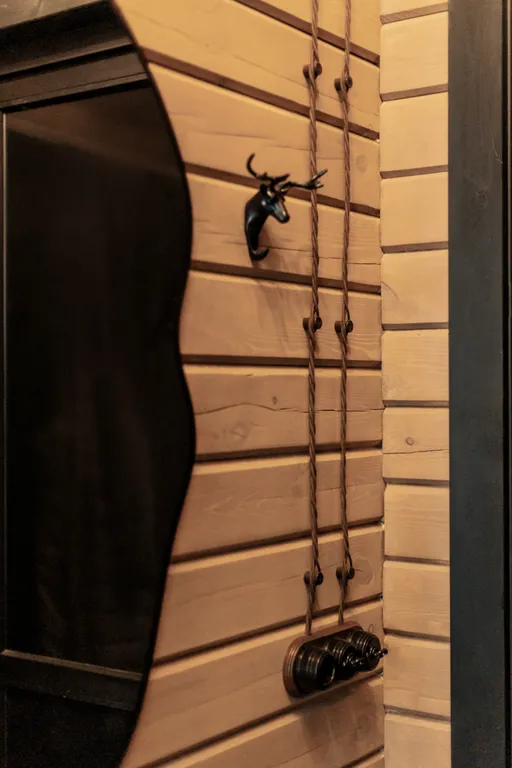 Шале темный