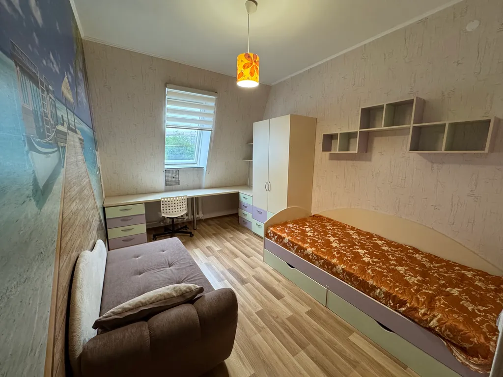 Двухэтажная трёхкомнатная квартира