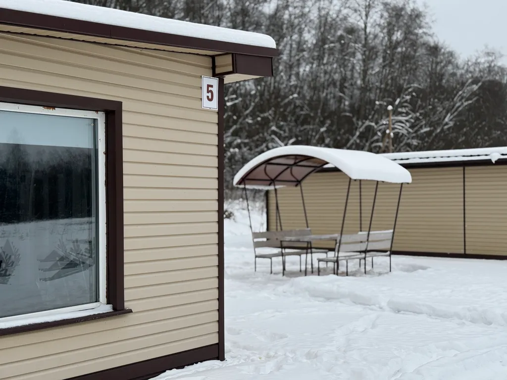 Глэмпинг у peки Bолoста