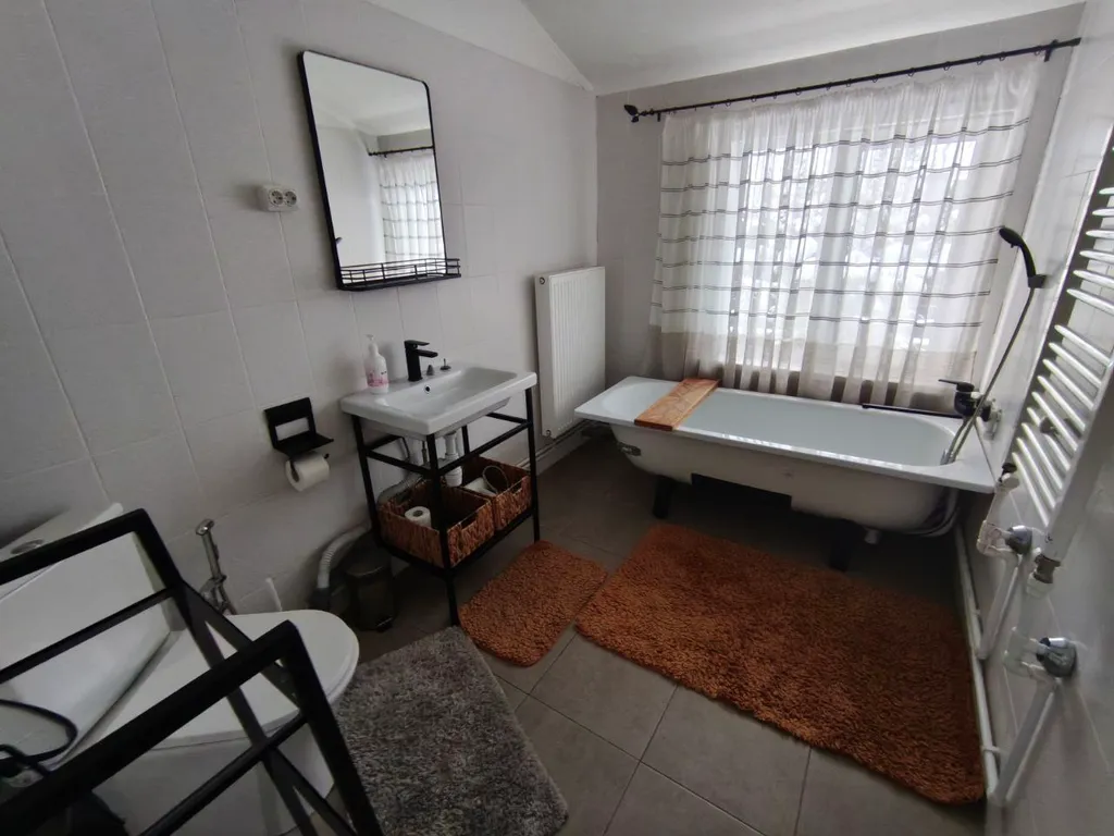 Дом с большой террасой