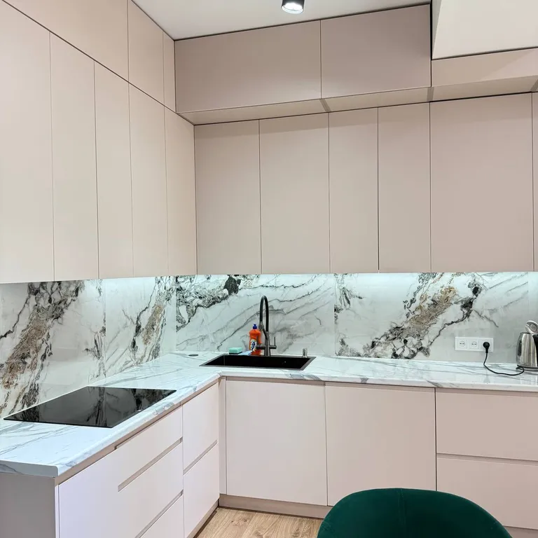 Отличная квартира в модном районе рядом с ТРЦ Мега Алматы