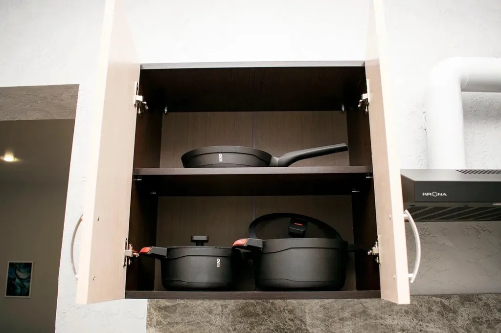 Дом сапфир с бассейном в центре