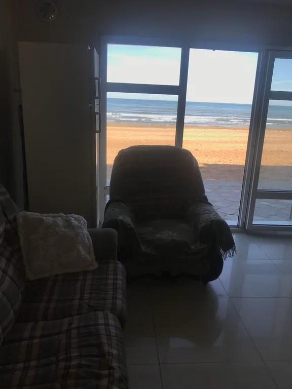 Домик на берегу моря