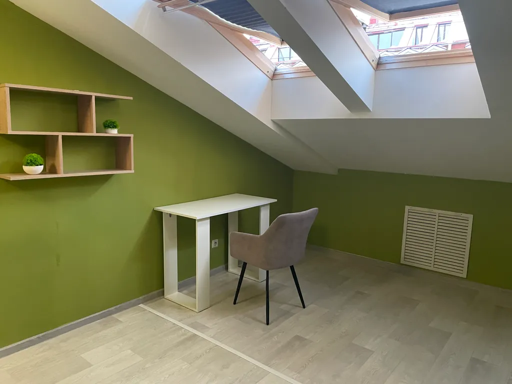 Квартира Зелёная комната на Невской мансарде — Санкт-Петербург
