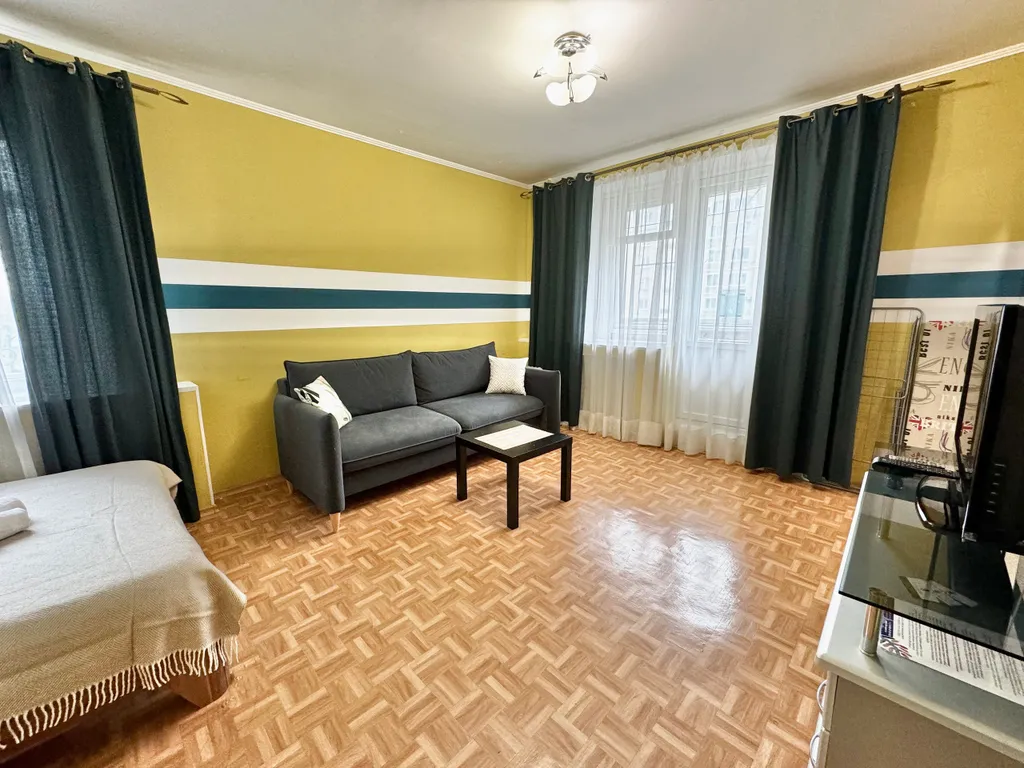 Однокомнатная класса комфорт с большой кухней у ДК Металлургов