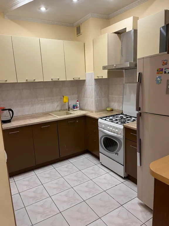 Эллинг на берегу моря