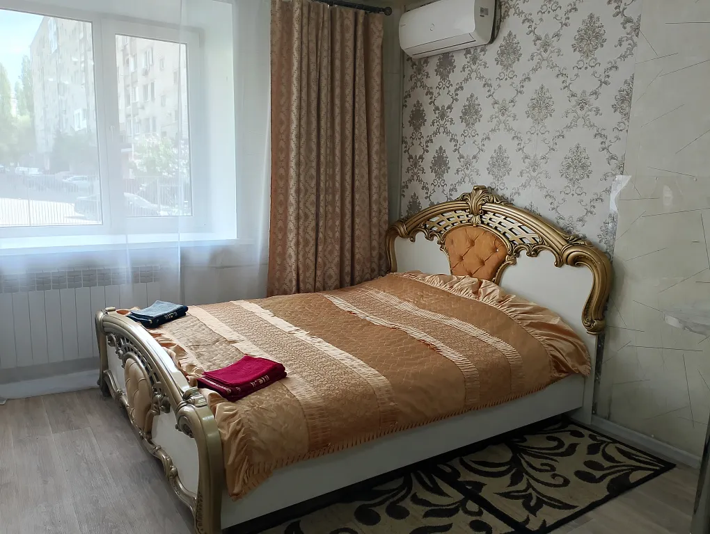 Светлая, уютная квартира-студия — аренда посуточно в Саратов