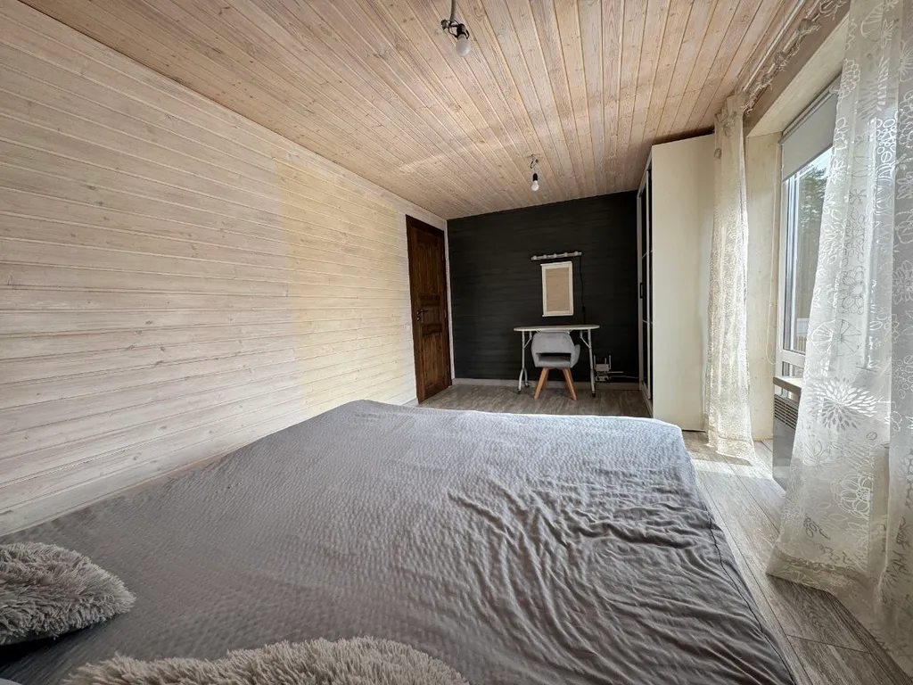 Дом с прудом