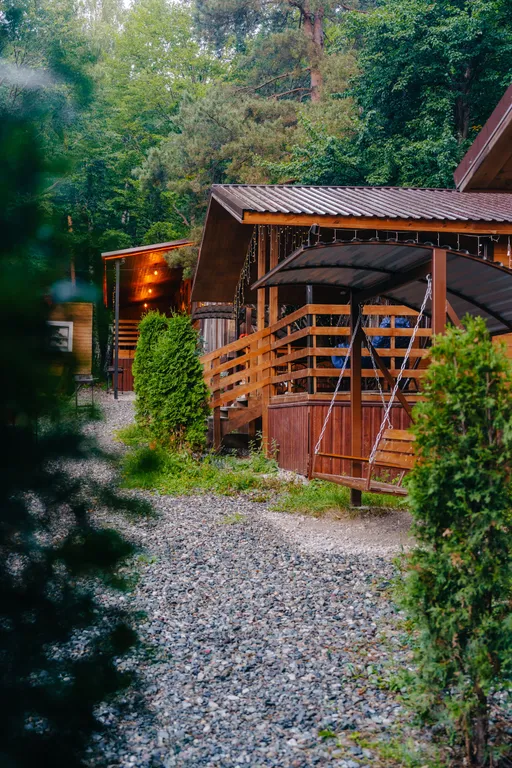 Домик с уютной террасой с красивым видом на горы