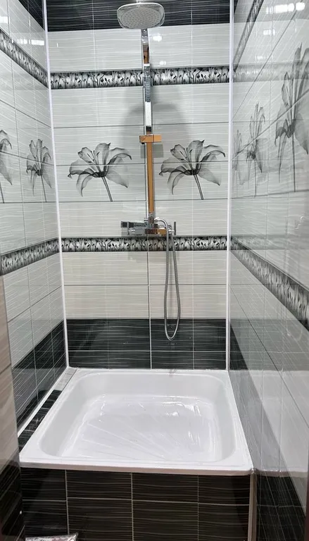 Двухместный номер эконом класса без окна с общей ванной комнатой