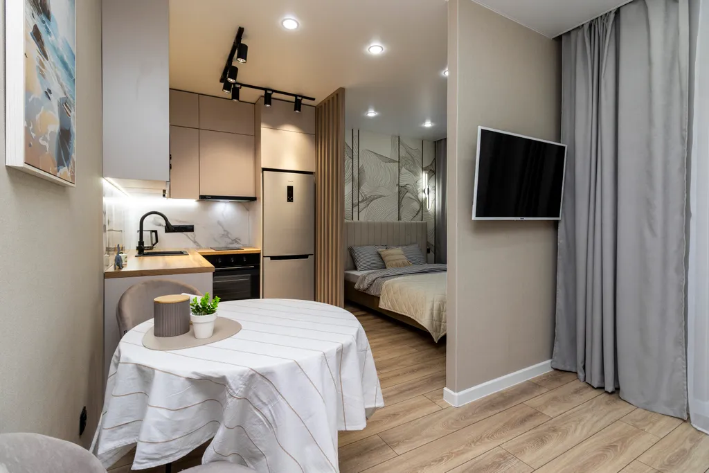 Квартира-студия с дизайнерским ремонтом в новом доме — аренда посуточно в Сургут