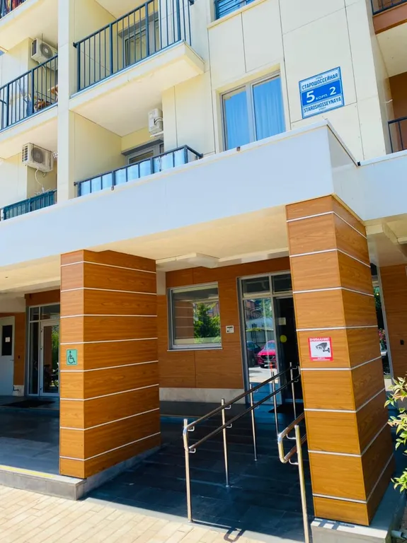 Студия с завораживающим видом и летним бассейном