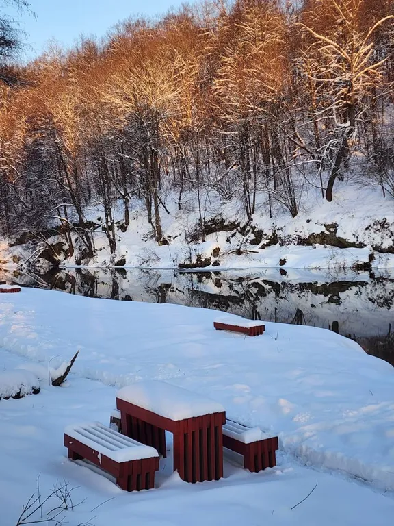 Загородный дом со своей территорией и баней