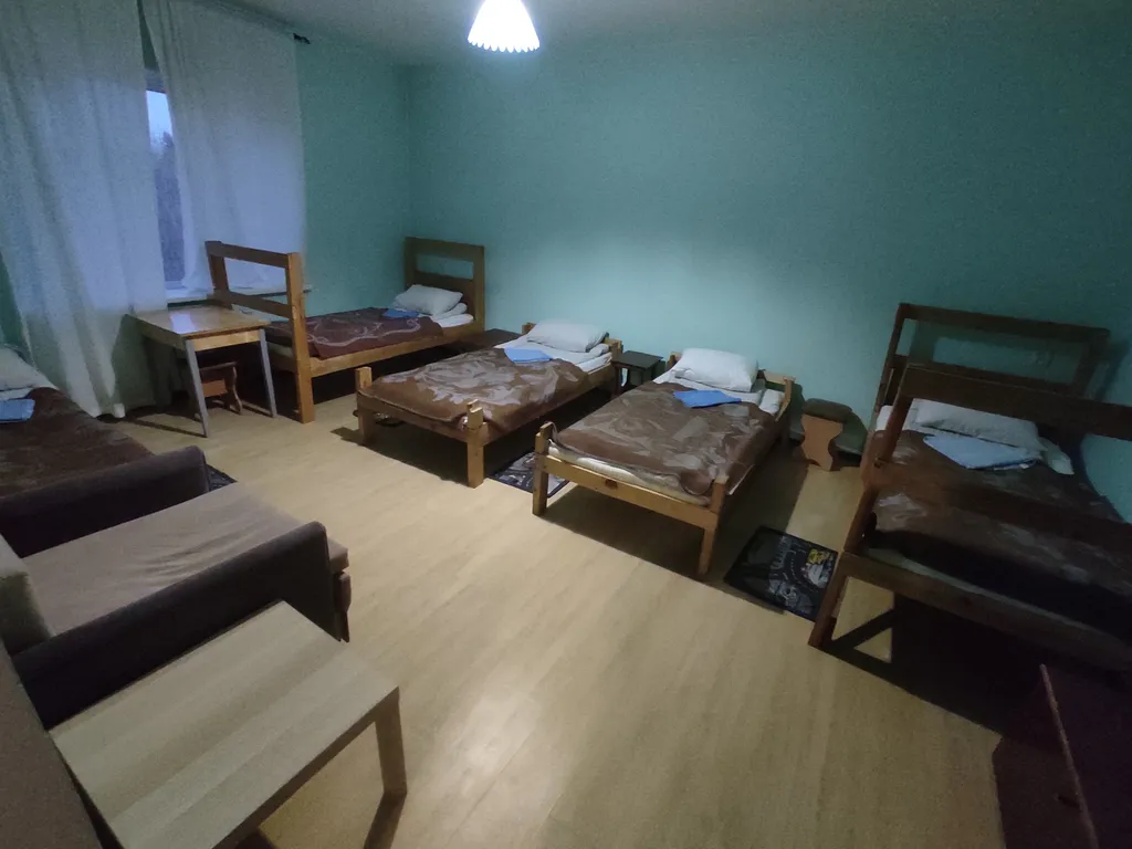 "Окно в Саблино", Эконом, 5 односп кр., 2 этаж, удобства на 5 комнат