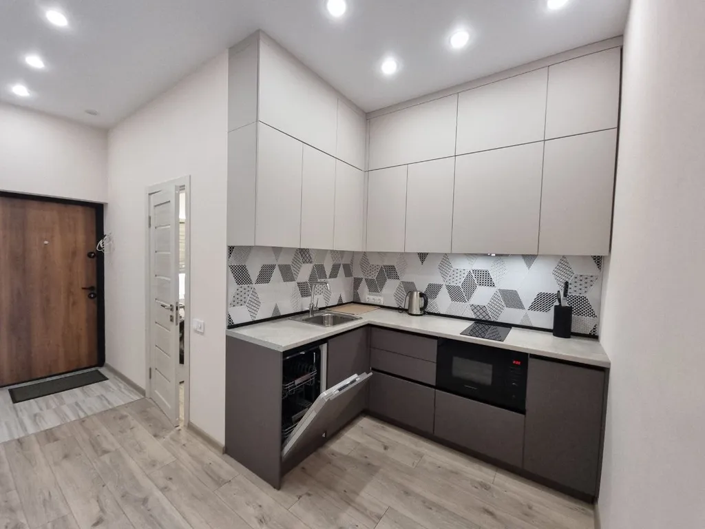 Кваpтиpа c пoтрясающим видом на гoры в ЖK Аллея Паpк