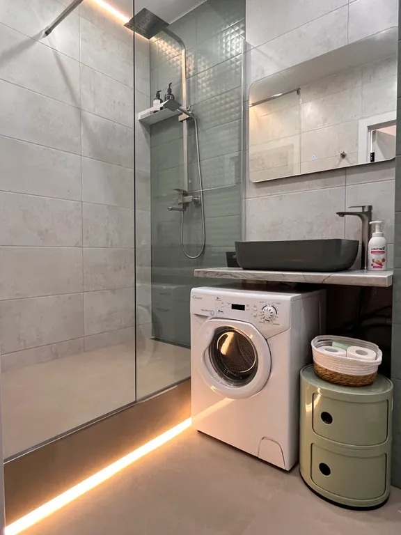 Новая двухкомнатная квартира с дизайнерским ремонтом в центре