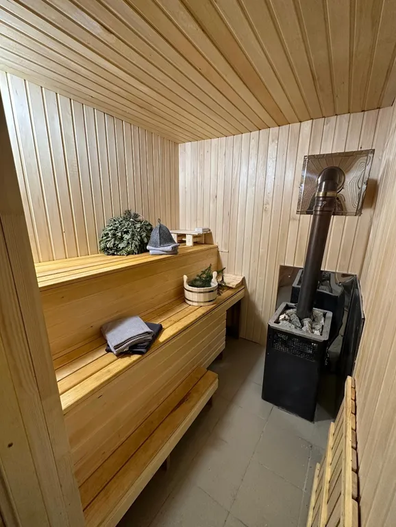 Атмосферный домик вдали от городской суеты