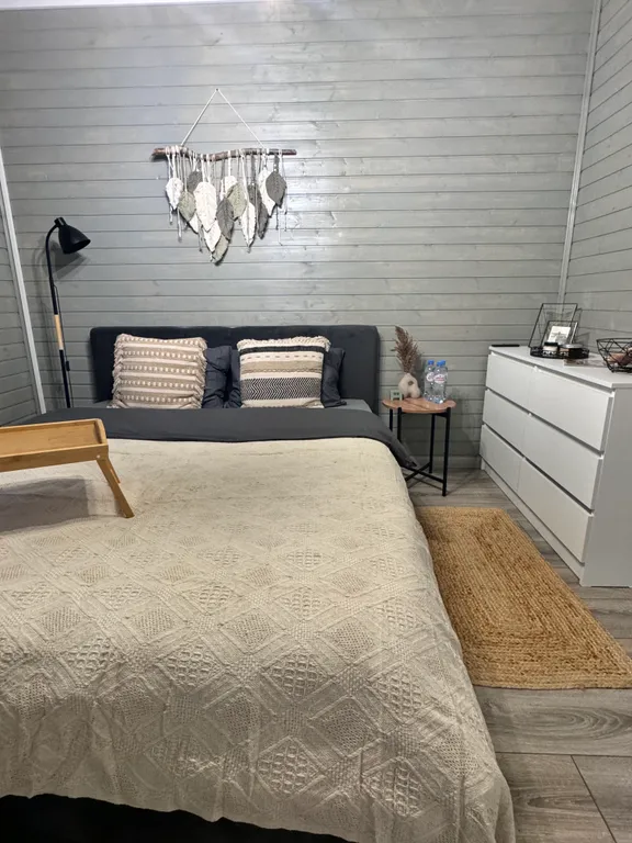 Уютный дом с сауной, в стиле барнхаус, недалеко от реки