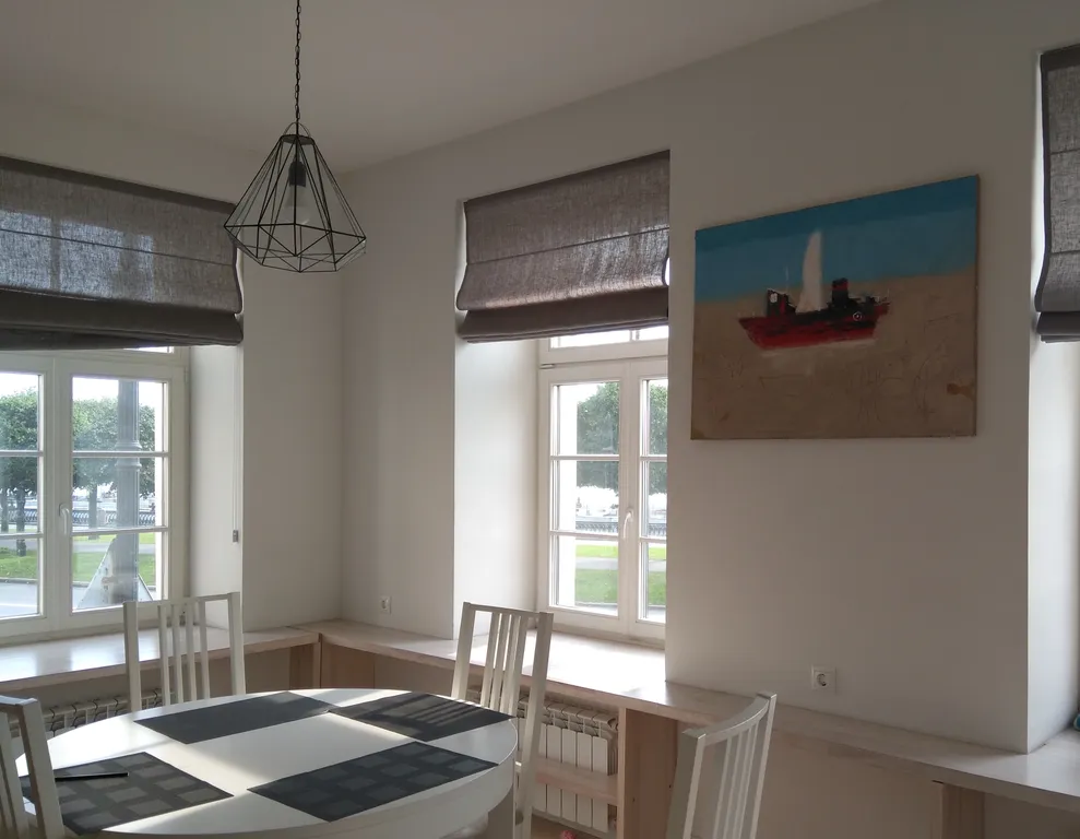 Большая квартира с видом на Неву