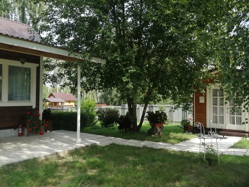 Уютные домики на берегу озера с баней на дровах