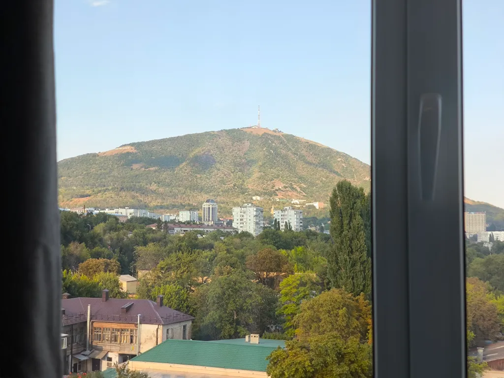 Апартаменты в ЖК Михайловский с панорамным видом на горы