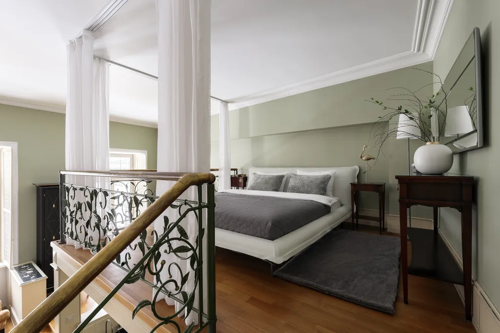 Вид на Мойку, у Невского, 2 этажа