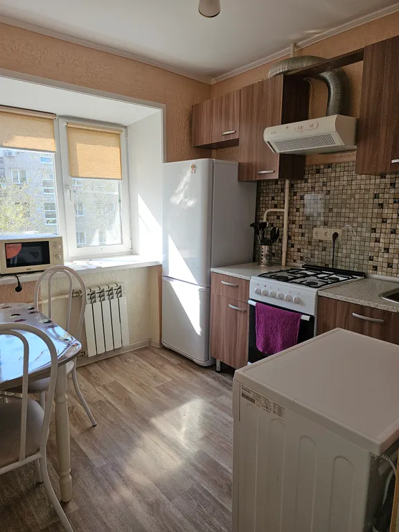 Квартира 2-комнатная возле жд вокзала