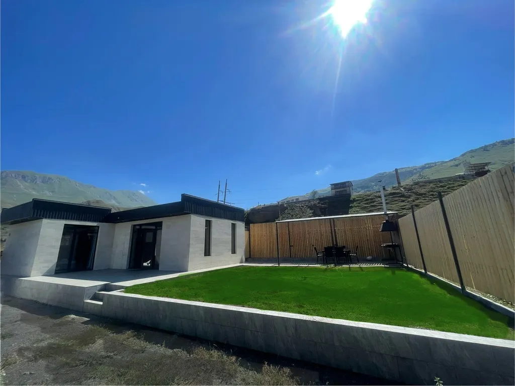 Уютный дом с видом на горы в Верхнем Фиагдоне