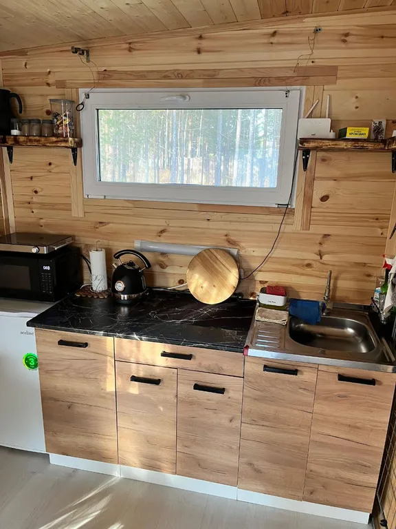 Домик с чаном в лесу